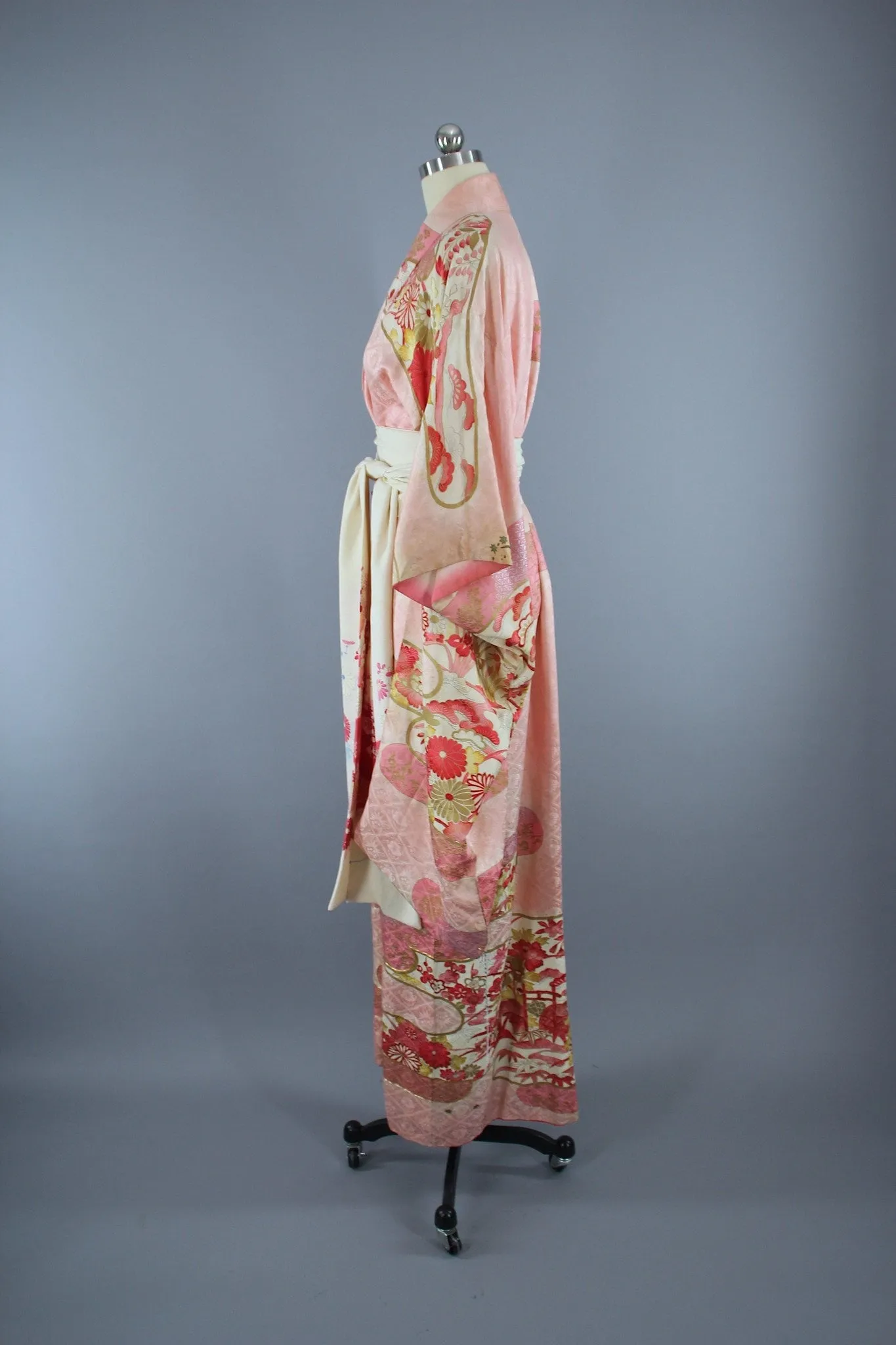 1960s Vintage Silk Kimono Robe Furisode / Pink & Gold Floral