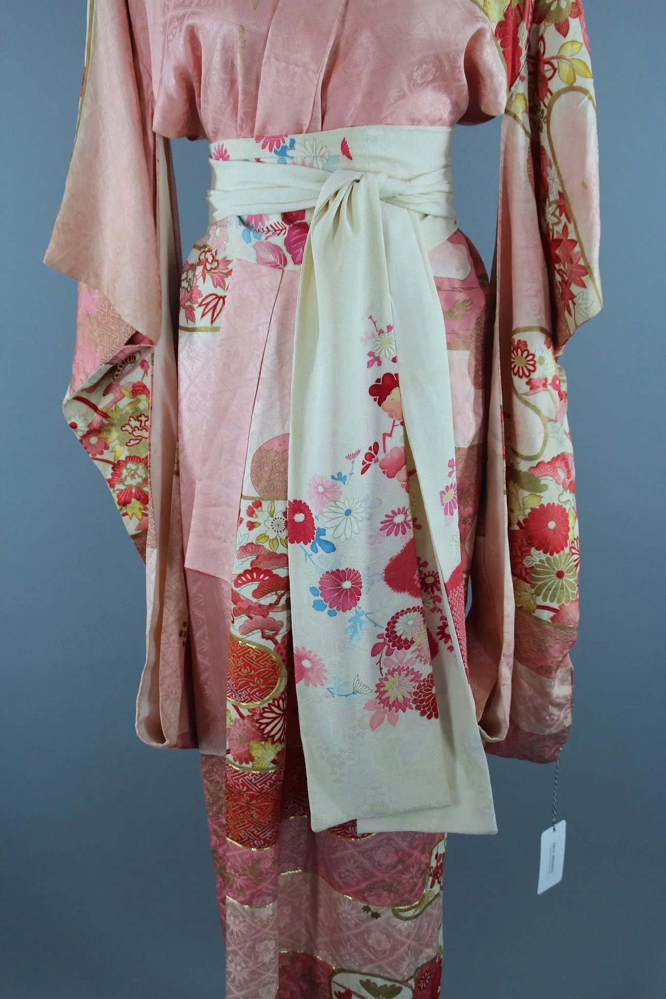 1960s Vintage Silk Kimono Robe Furisode / Pink & Gold Floral