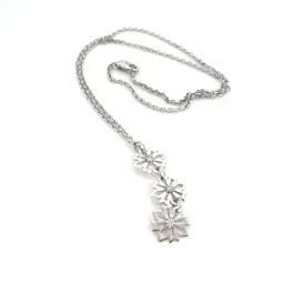 9ct White Gold Flower Pendant