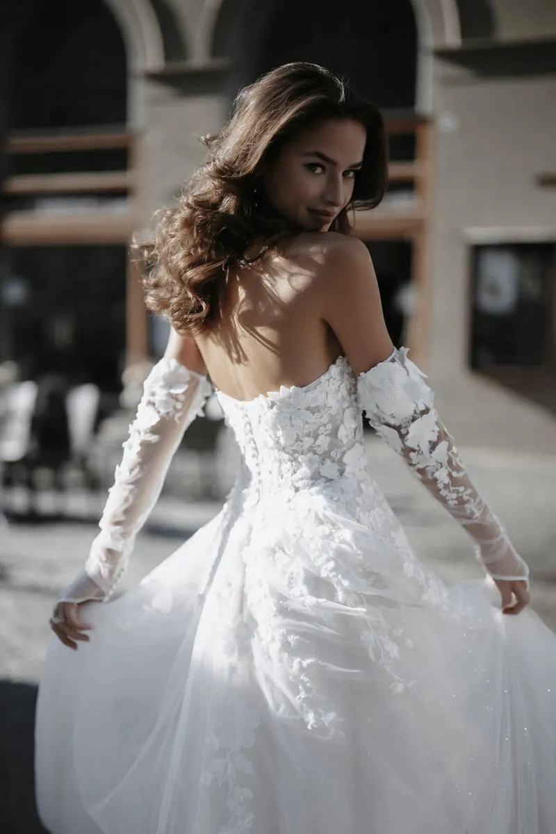 Elegant Allure Bridals Abella Jouri Gown E304