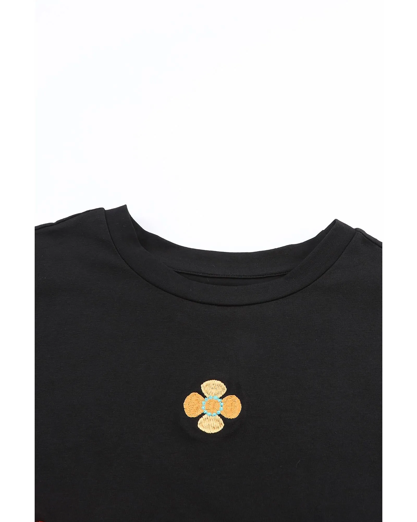 Azura Exchange Embroidered Flower Short Sleeve Tee - L