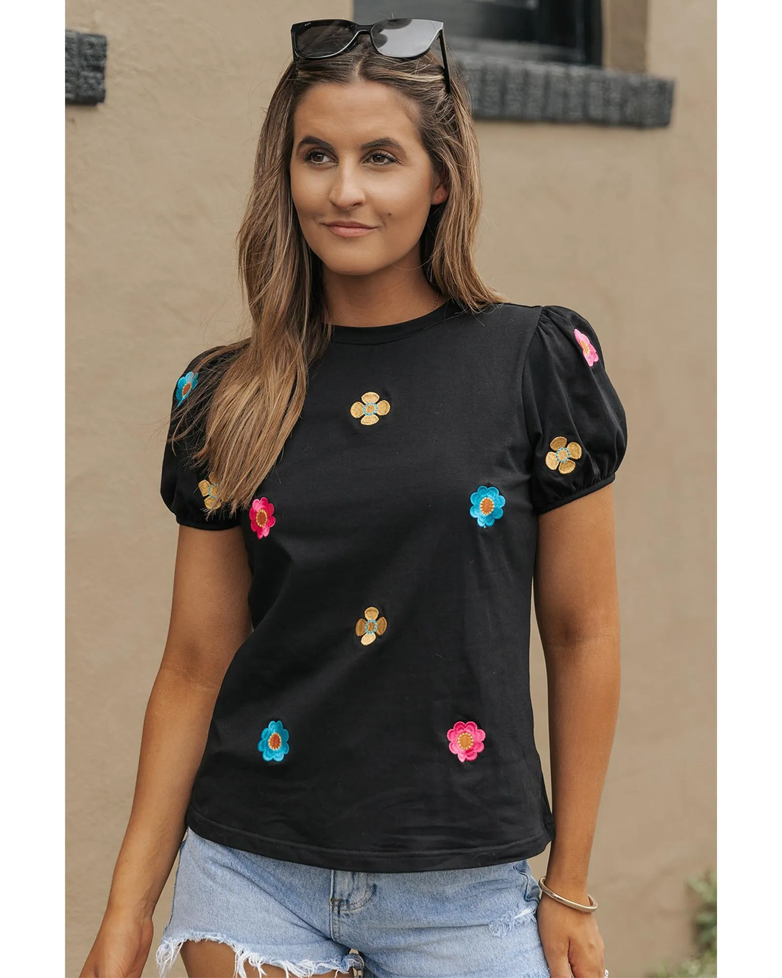 Azura Exchange Embroidered Flower Short Sleeve Tee - L