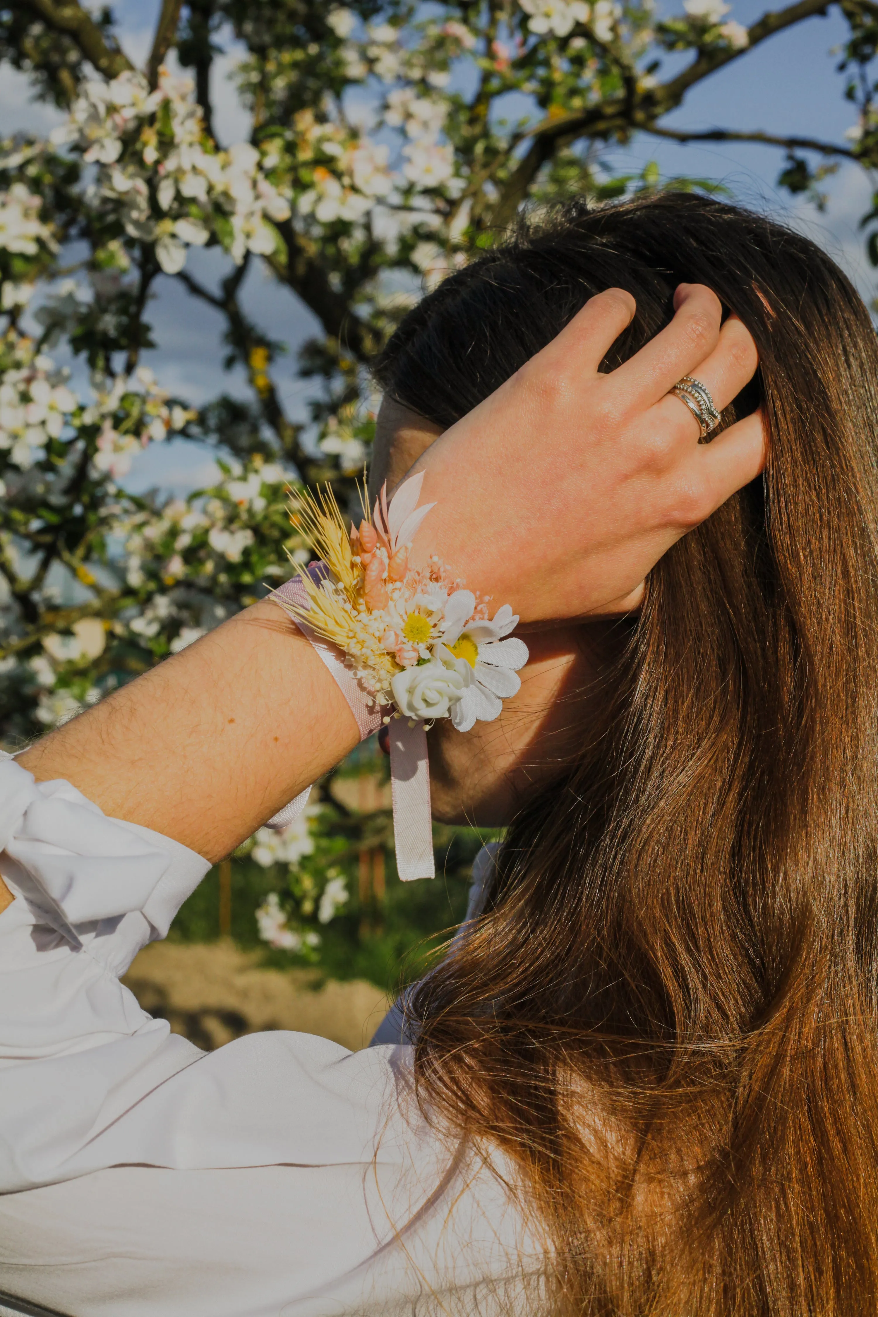 Daisy bracelet Meadow romantic flower bracelet Wedding jewellery Blush Bridesmaid bracelets Bride to be Wedding accessories Flower jewellery