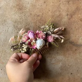 Pink flower hair comb Bridal floral blush hair comb Flower piece Dusty pink Pale pink Magaela Wedding accessories Handmade Romantic Haarkaam